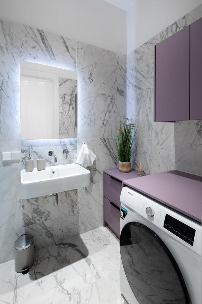 Raina Boulevard Exclusive Design By The Park